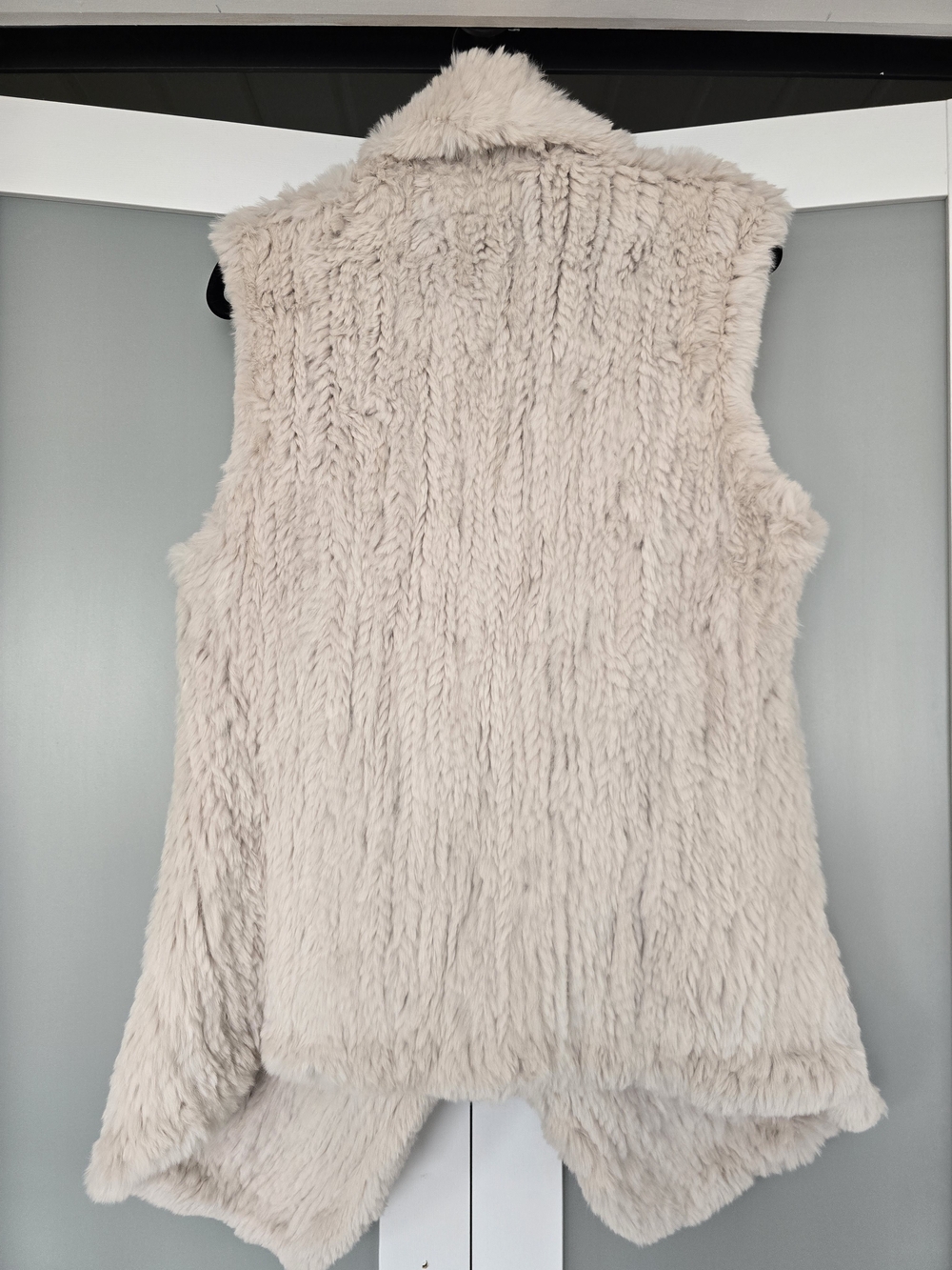 June Rabbit Fur Vest - Picture 4 of 11